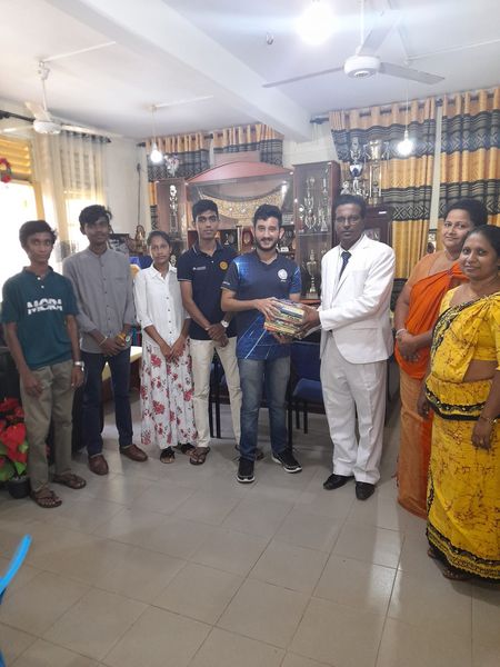 පොත් පරිත්‍යාගය (ටිෂාන් ගම්ලත් සහෝදරයා හා සෙසු වෛද්‍ය හා ඉංජිනේරු පීඨ වලට තේරුනු සහෝදරයින් විසින්)